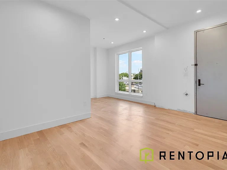 411 Meeker Ave #308N — Photo 8