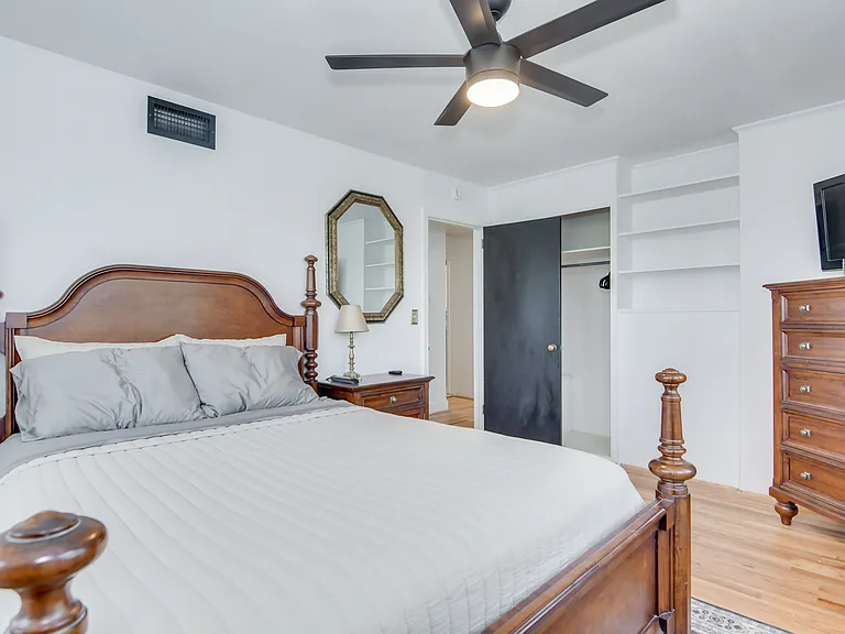 822 W Woodlawn Ave — Photo 18