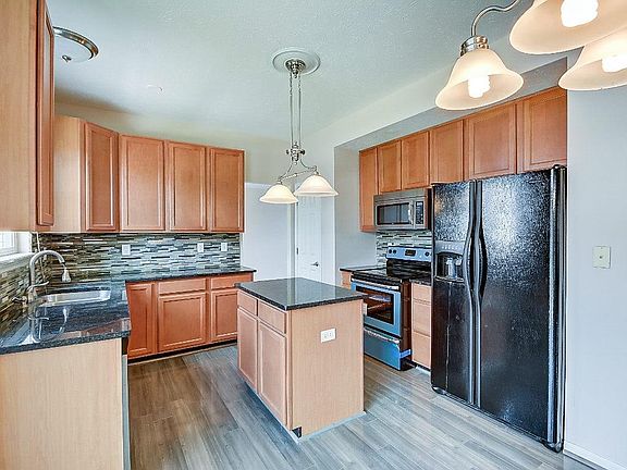 4th image of 3935 Towhees Dr