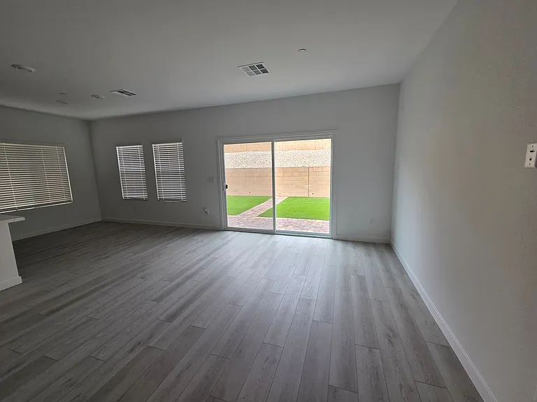 3339 Dancing Waters St — Photo 8