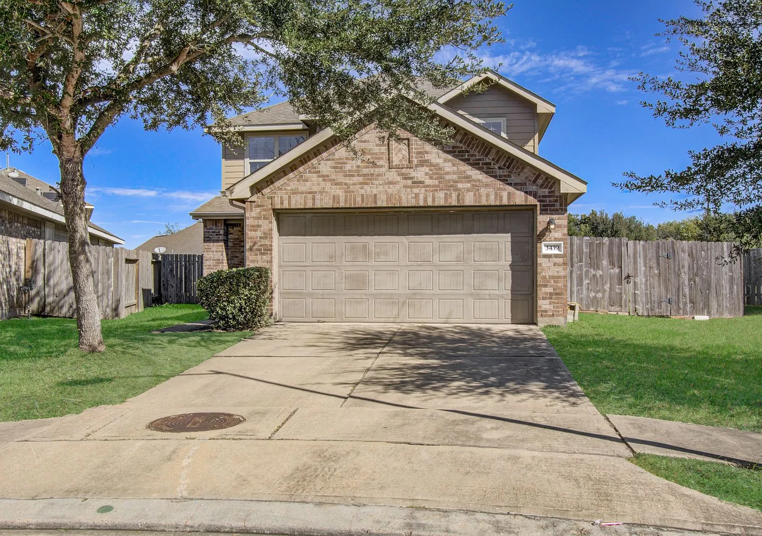 Cozy 4-Bedroom Home Near Pearland with Easy Highway Access — Photo 2