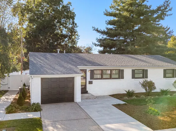 1929 Alexandria Dr, Lexington, KY 40504