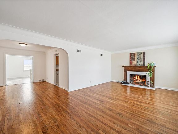 4th image of 920 Fontaine Pl