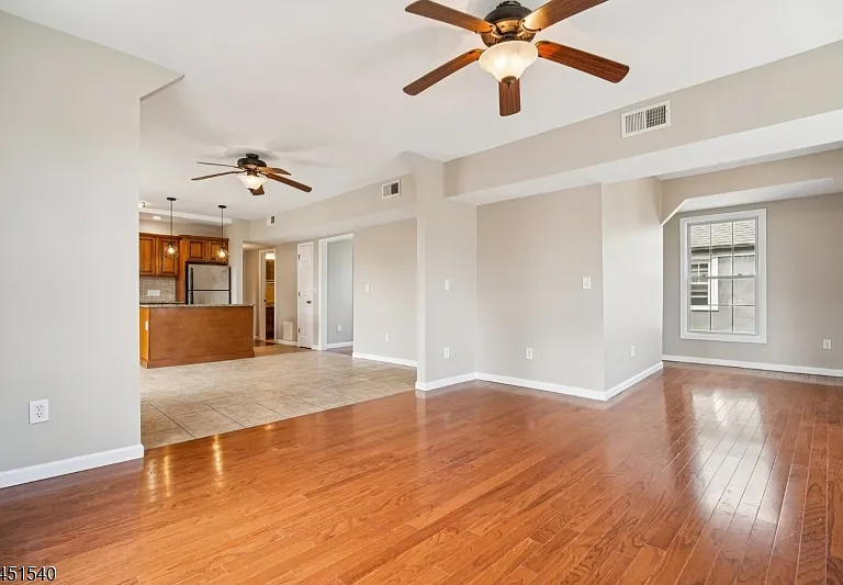 141 Walnut St #2 — Photo 4