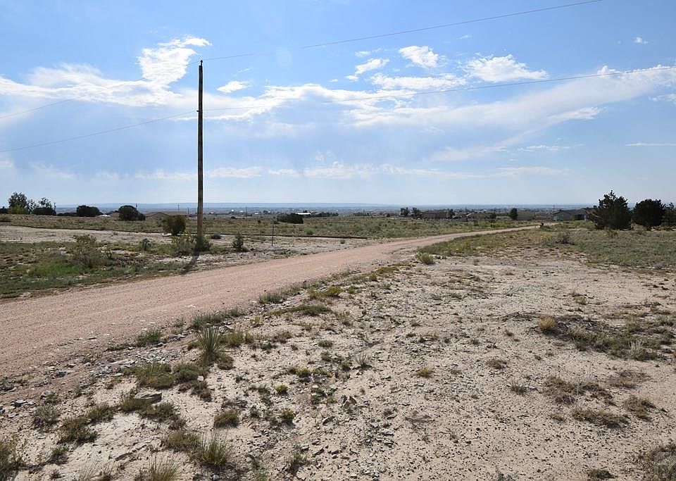 2nd image of 270 E Amache Ln