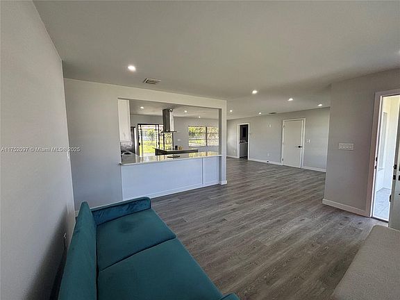 5th image of 4104 E River Dr