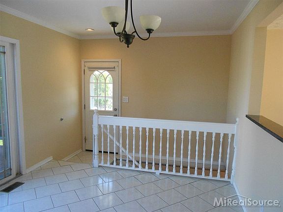 5th image of 49006 Kimberly Ann Ln