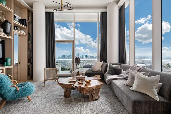 Sold by Sotheby's International Realty | media 6