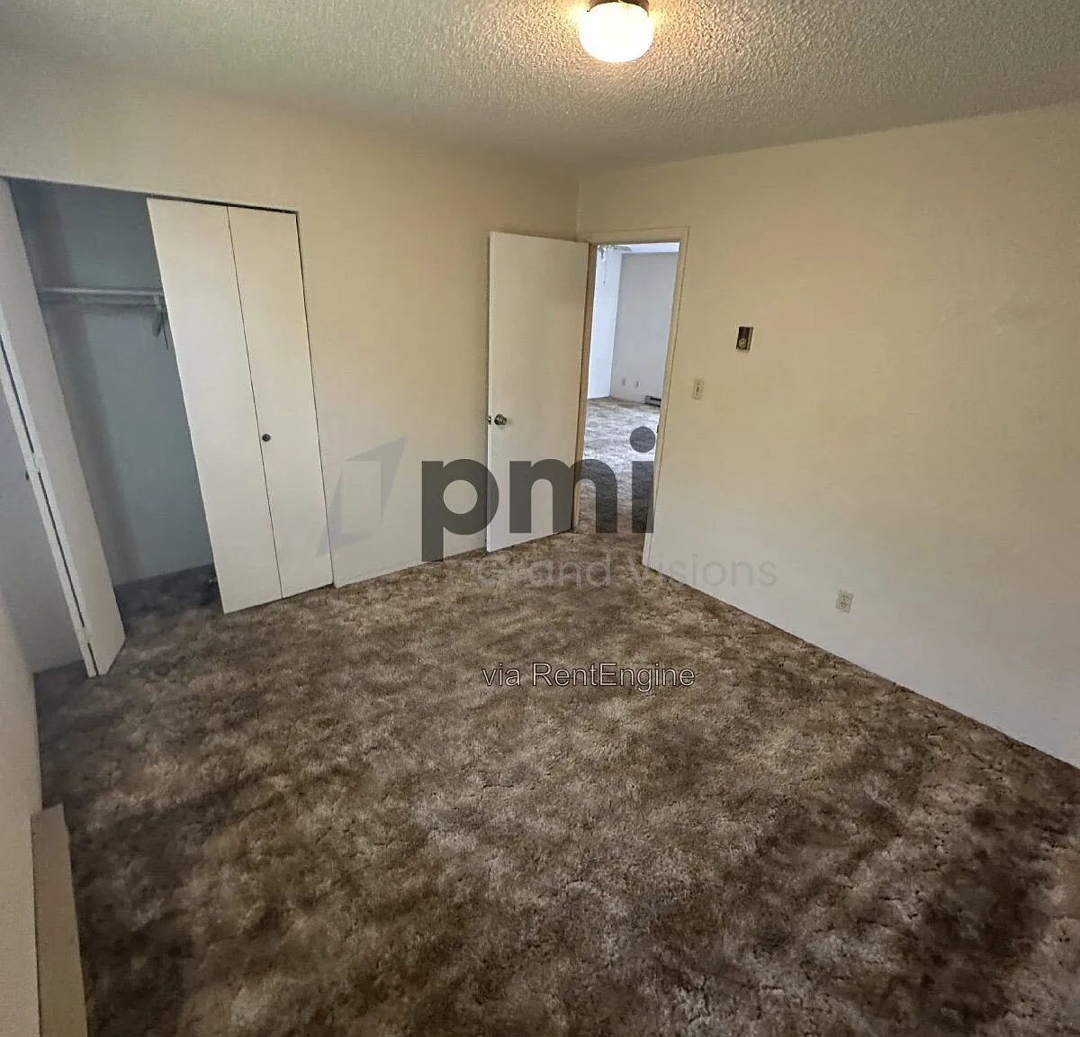 2 bed, 1.0 bath, $850 — Photo 2
