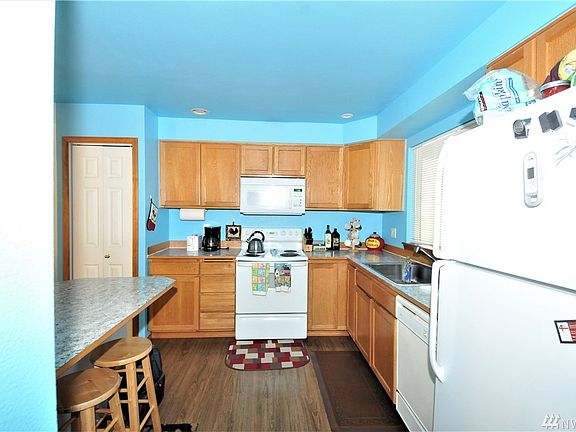 3rd image of 5625 12th Ave W #B