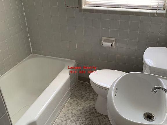 5th image of 916 E Holland Ave