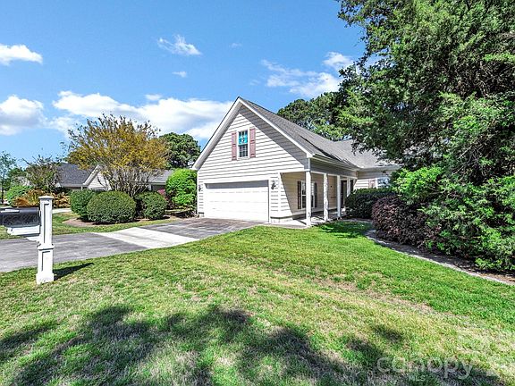 3rd image of 4979 Glen Cove Dr