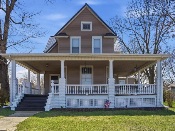 324 E 2nd St, Dixon, IL 61021