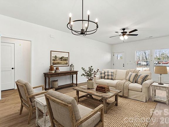 4th image of 427 Mint St