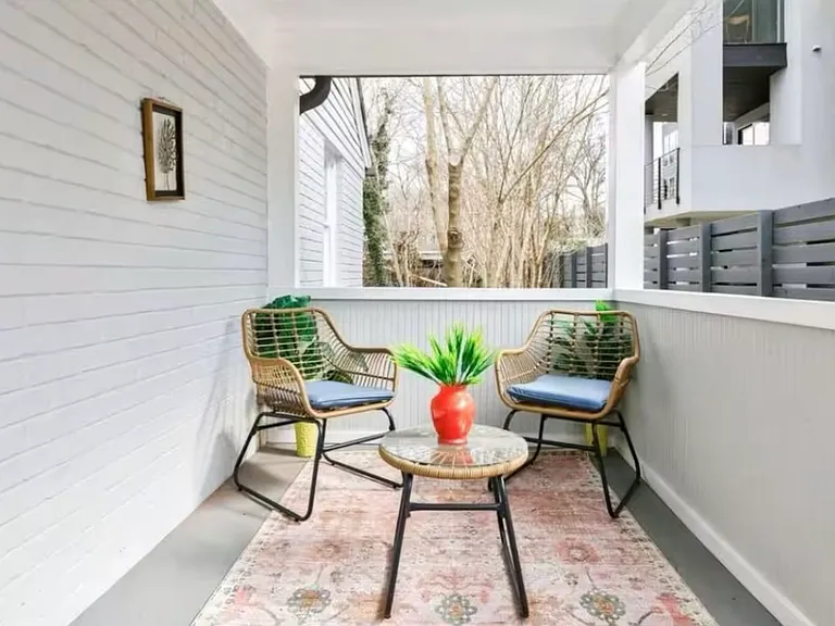 383 Ashley Ave NE — Photo 3