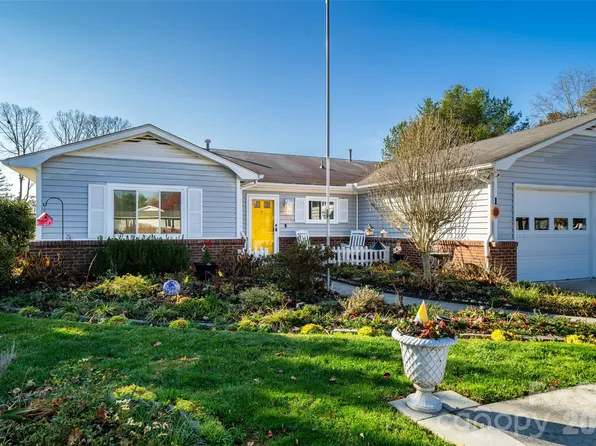 1 Wintry Dr, Hendersonville, NC 28792