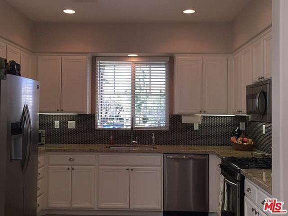3rd image of 27430 Coldwater Dr