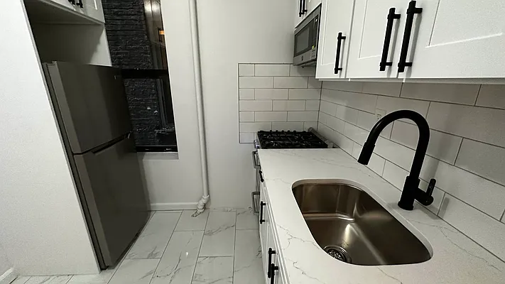 Rented by HOLTON REAL ESTATE INC. | media 3