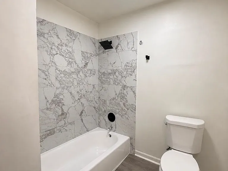 1427 Adrian Ln — Photo 17