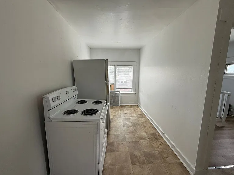 100 S College Ave #9 — Photo 6