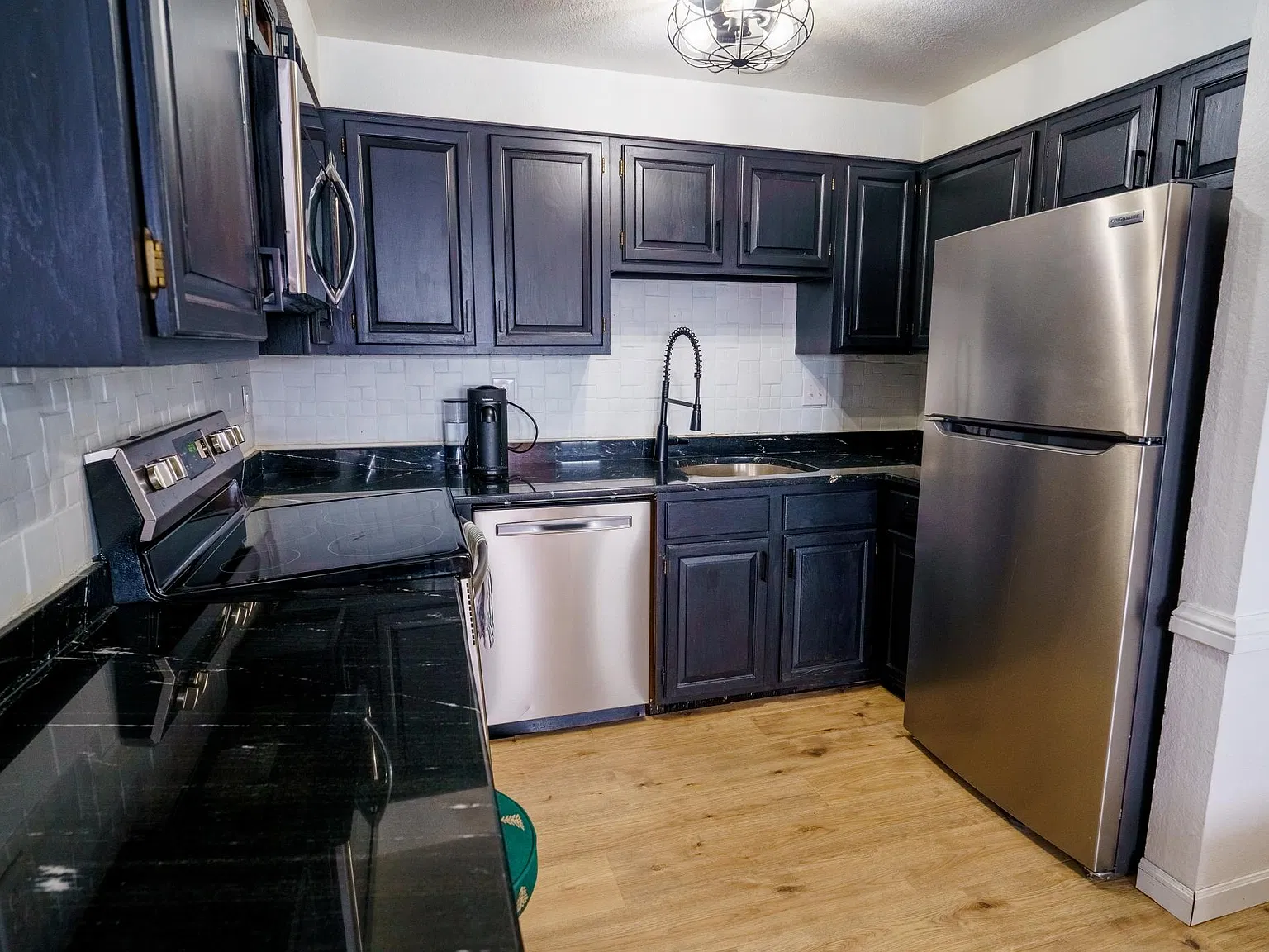 1 bed, 552 sqft, $3,000 — Photo 3