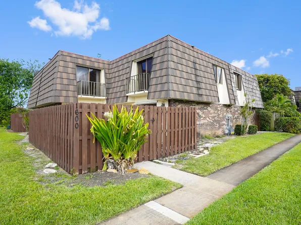 1600 Forest Lakes Circle #D, West Palm Beach, FL 33406