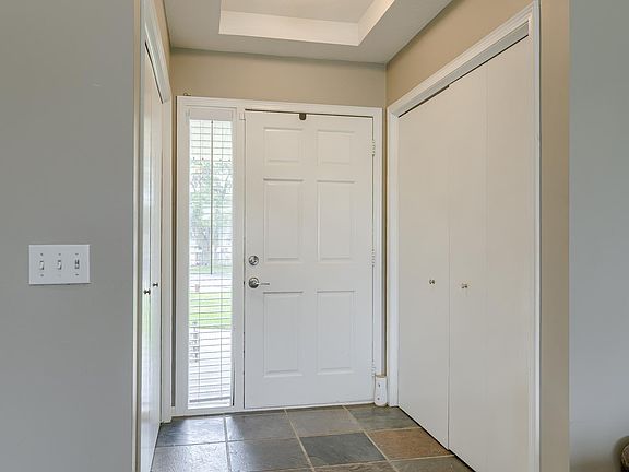 3rd image of 1002 Shoal Pointe Dr