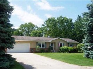 22156 Farmwood Dr, Bristol, IN 46507