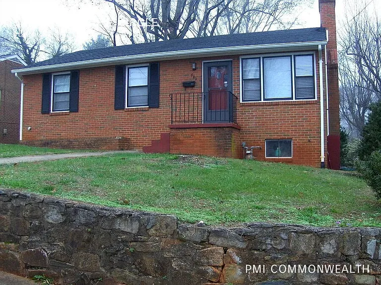 822 Valley View Cir — Photo 1