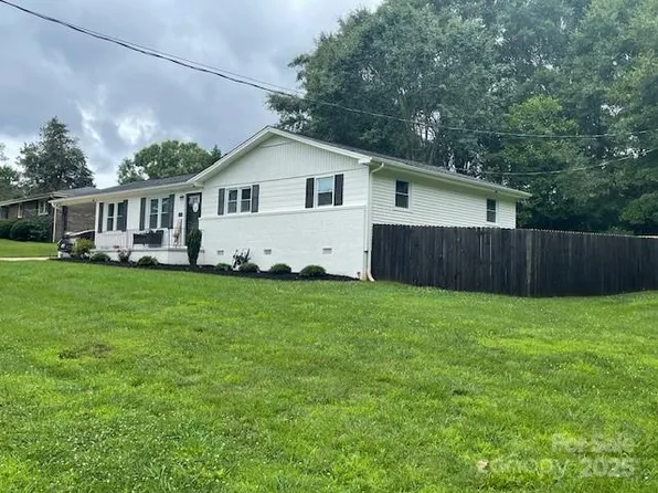 135 Michelle Dr, Ellenboro, NC 28040