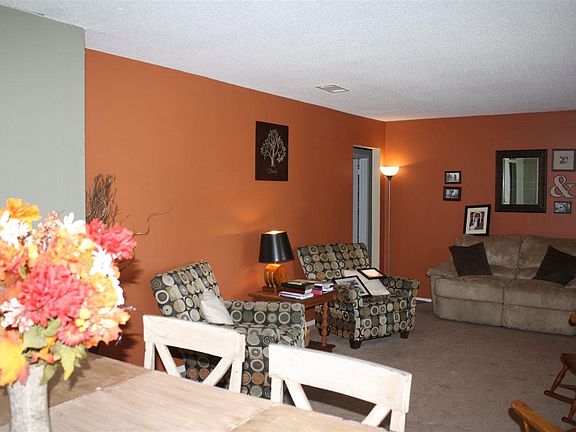 4th image of 4609 Centerpointe Dr