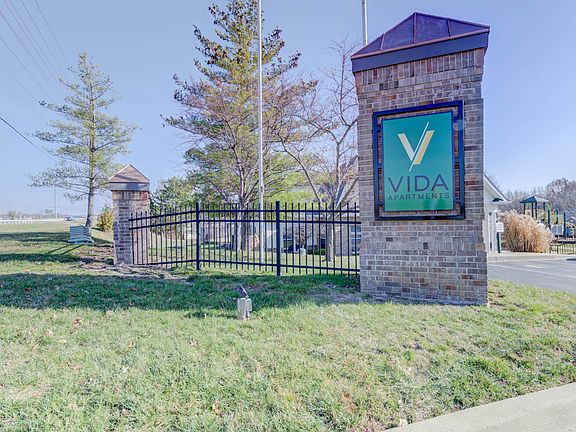 3rd image of 1360 Park Ashwood Dr #1200H