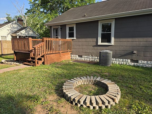 3rd image of 211 Rushwood Dr