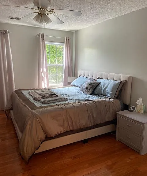 360 Hadleigh Ln — Photo 6