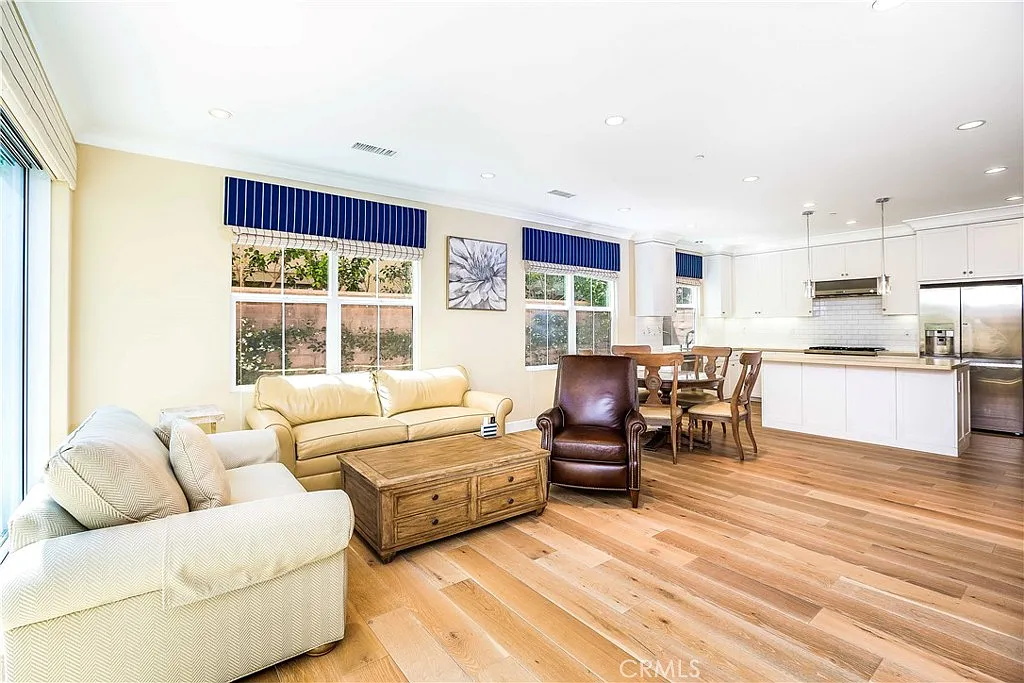 3 bed, 2.5 bath, 1908 sqft, $6,000 — Photo 1