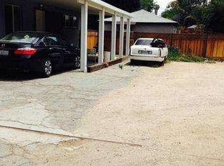 15540 Victory Blvd, Van Nuys, CA 91406