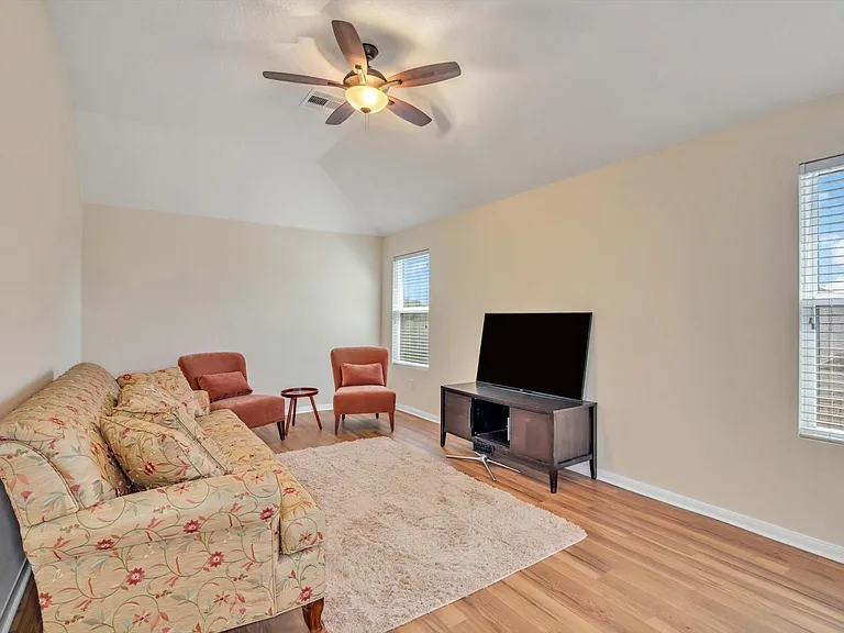 1722 Sun Point Ct — Photo 18