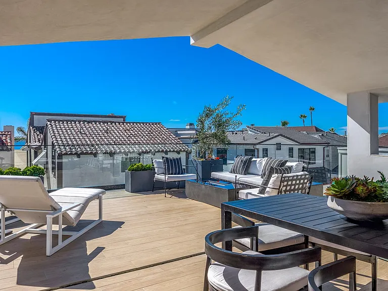 1025 W Balboa Blvd — Photo 37