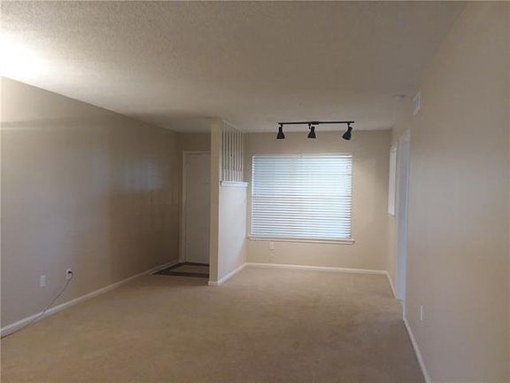 2nd image of 2716 Whitney Pl APT 622