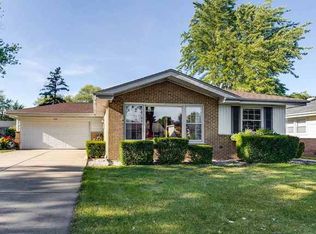 708 Timothy Ln, Des Plaines, IL