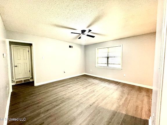 3rd image of 8468 Booneville Dr