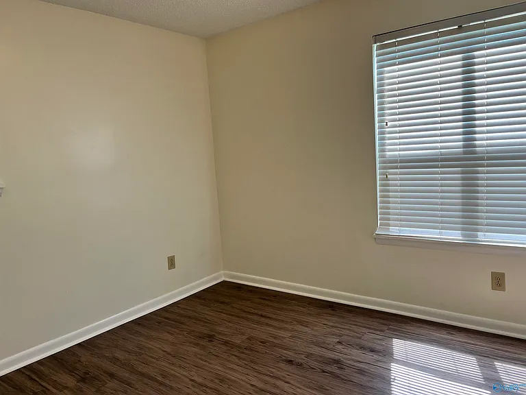 9718 Wallwood Dr — Photo 11
