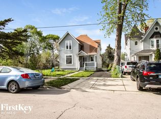 374 Jay St, Elgin, IL 60120