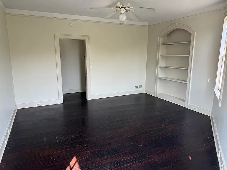 159 Alexander St #B — Photo 4