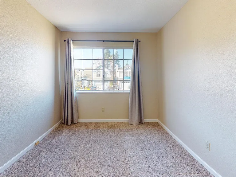225 Leafwood Ct — Photo 12