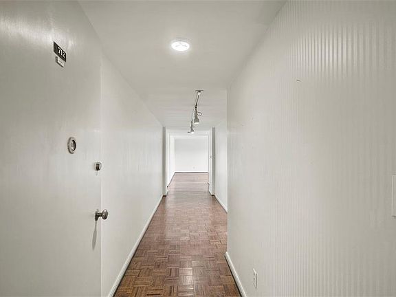 5th image of 13900 Shaker Blvd APT 712