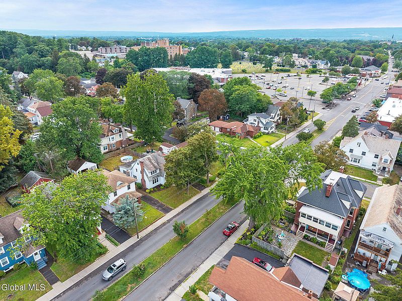 5th image of 1706 Eastern Parkway