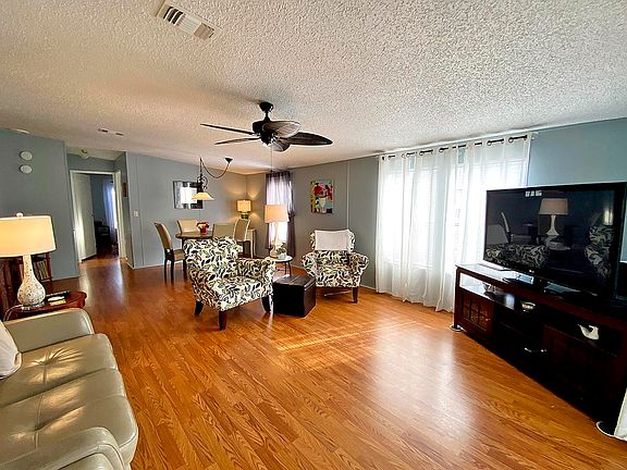 5th image of 668 Bamboo Palm Way #882
