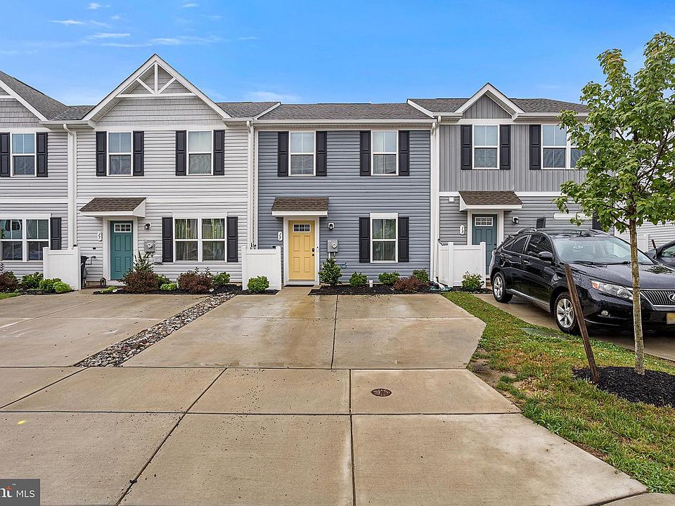 1st image of 15 Magnolia Way