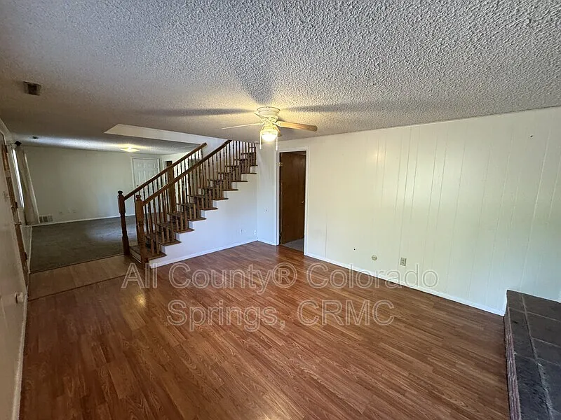 4 bed, 3.0 bath, 2132 sqft, $2,599 — Photo 4